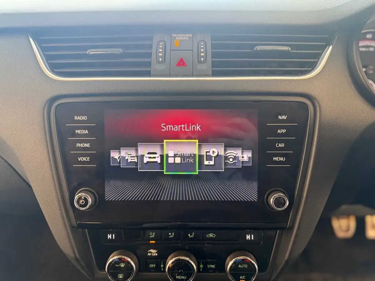 2019-skoda-octavia-20-tsi-vrs-hatchback-big-40