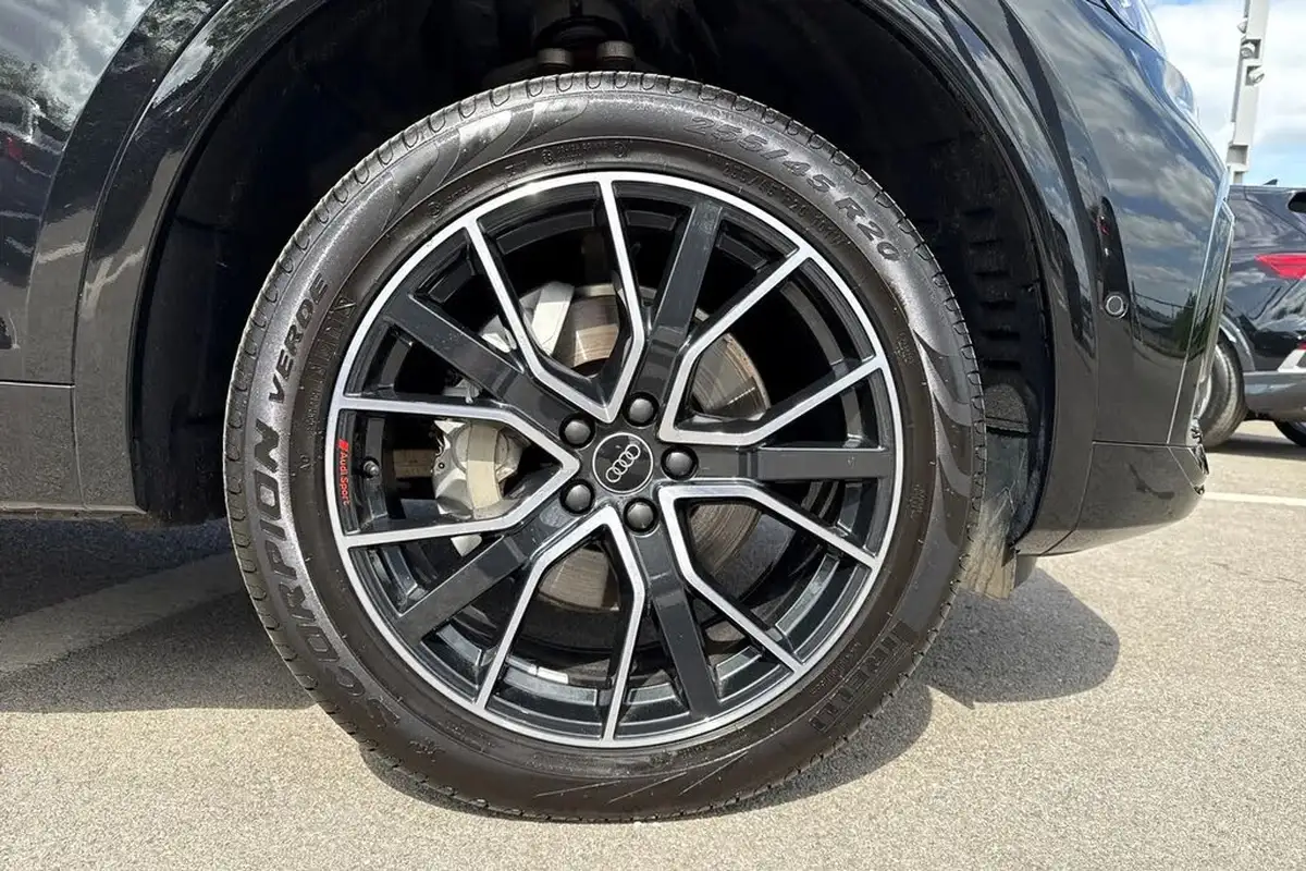 2025-audi-q5-20-tdi-s-line-suv-big-9