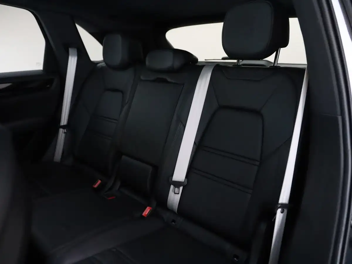 2025-porsche-macan-e-4-electric-big-33