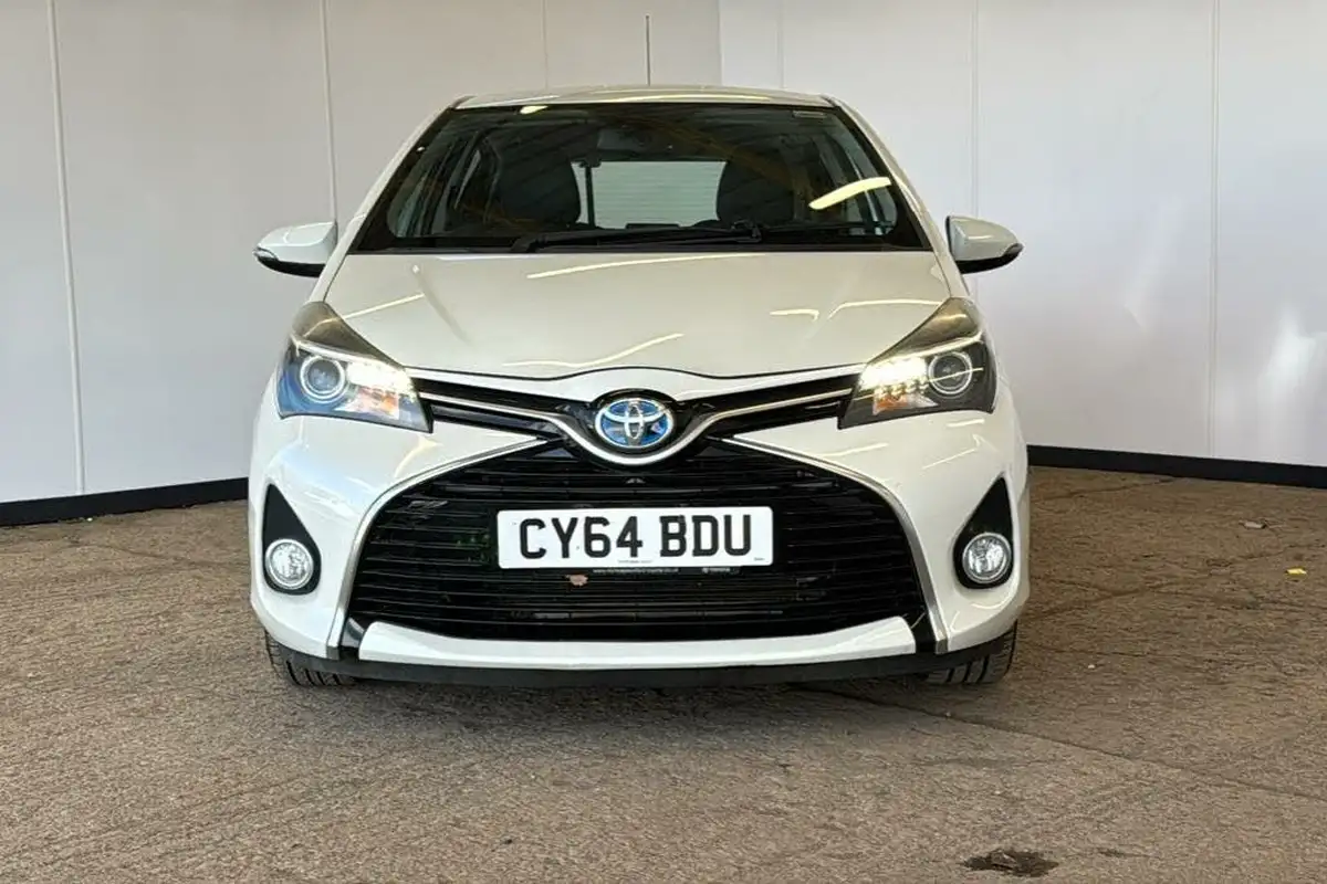 2014-toyota-yaris-15-vvt-i-excel-hybrid-big-4