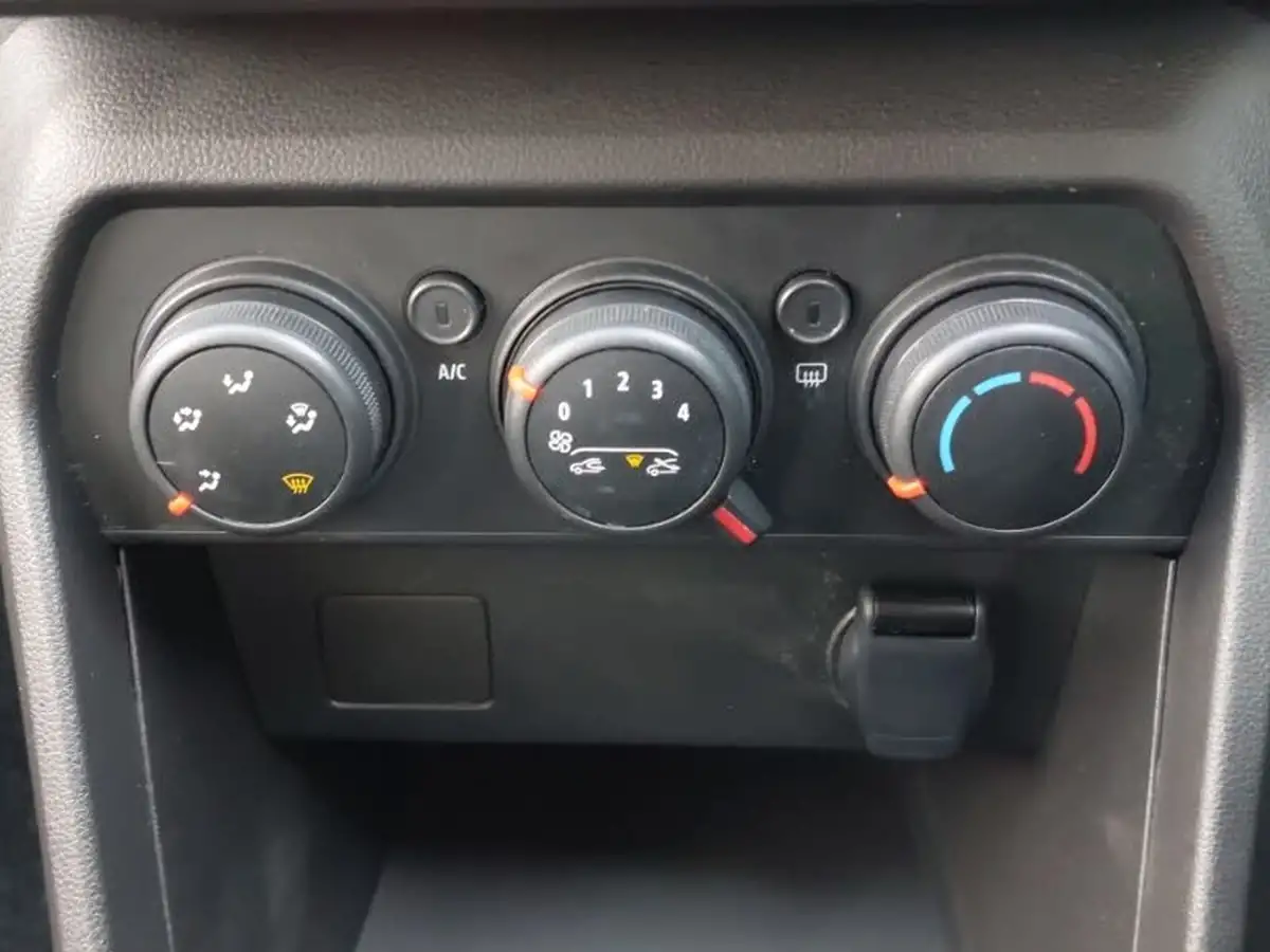 2023-dacia-sandero-10-tce-expression-90bhp-big-17