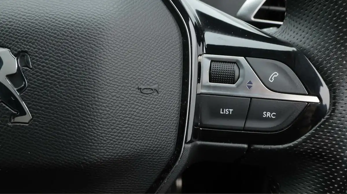 2021-peugeot-3008-suv-15-bluehdi-gt-big-24