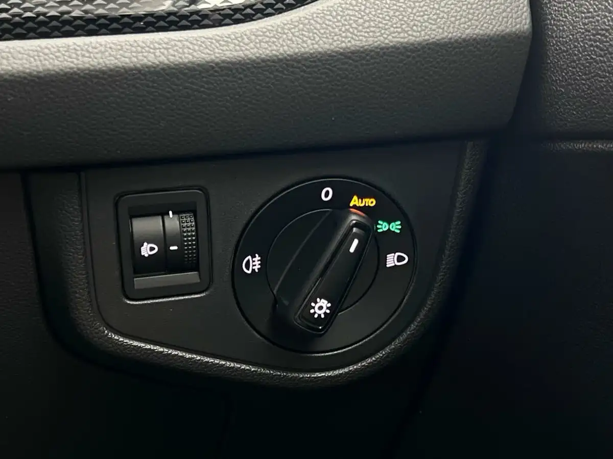 2022-volkswagen-polo-10-tsi-life-dsg-big-37