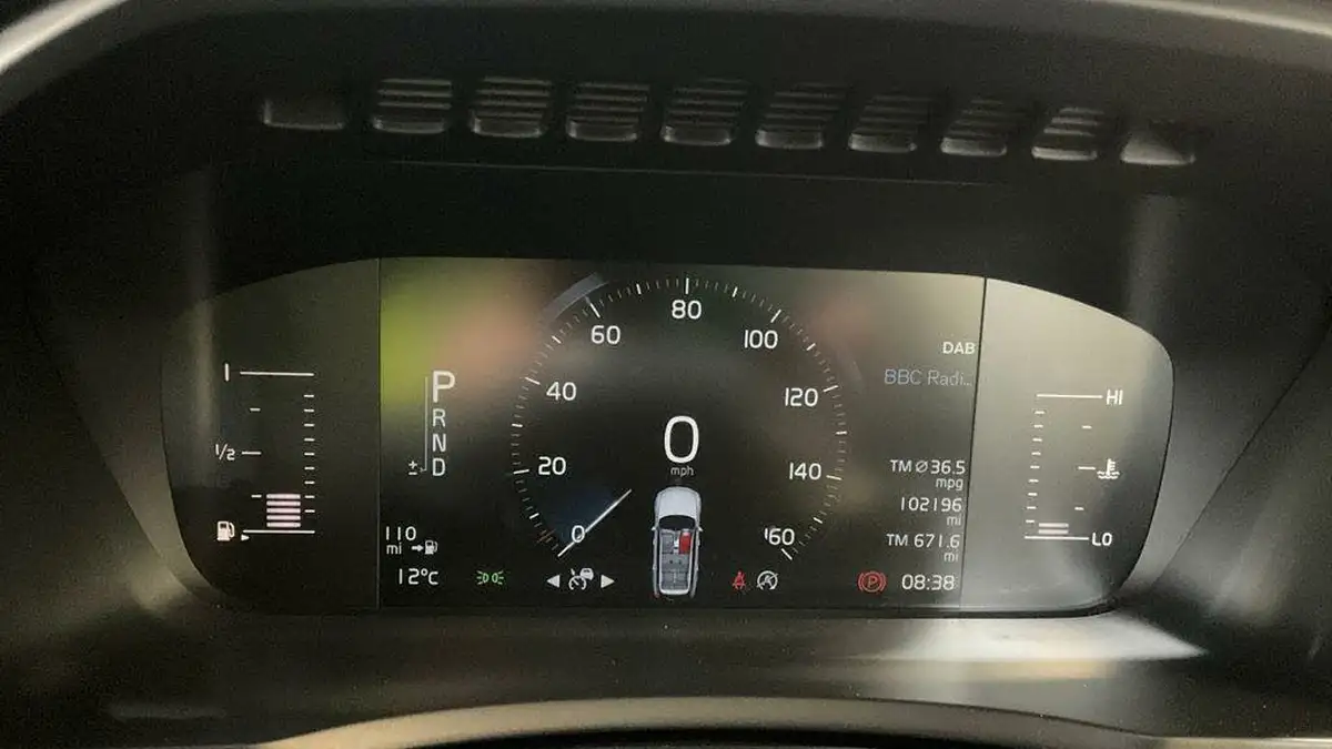 2016-volvo-xc90-20td-d5-momentum-big-7