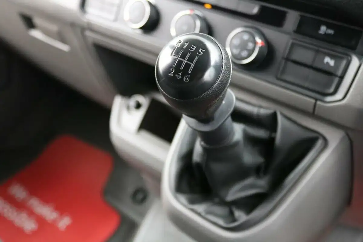 2024-volkswagen-crafter-big-40