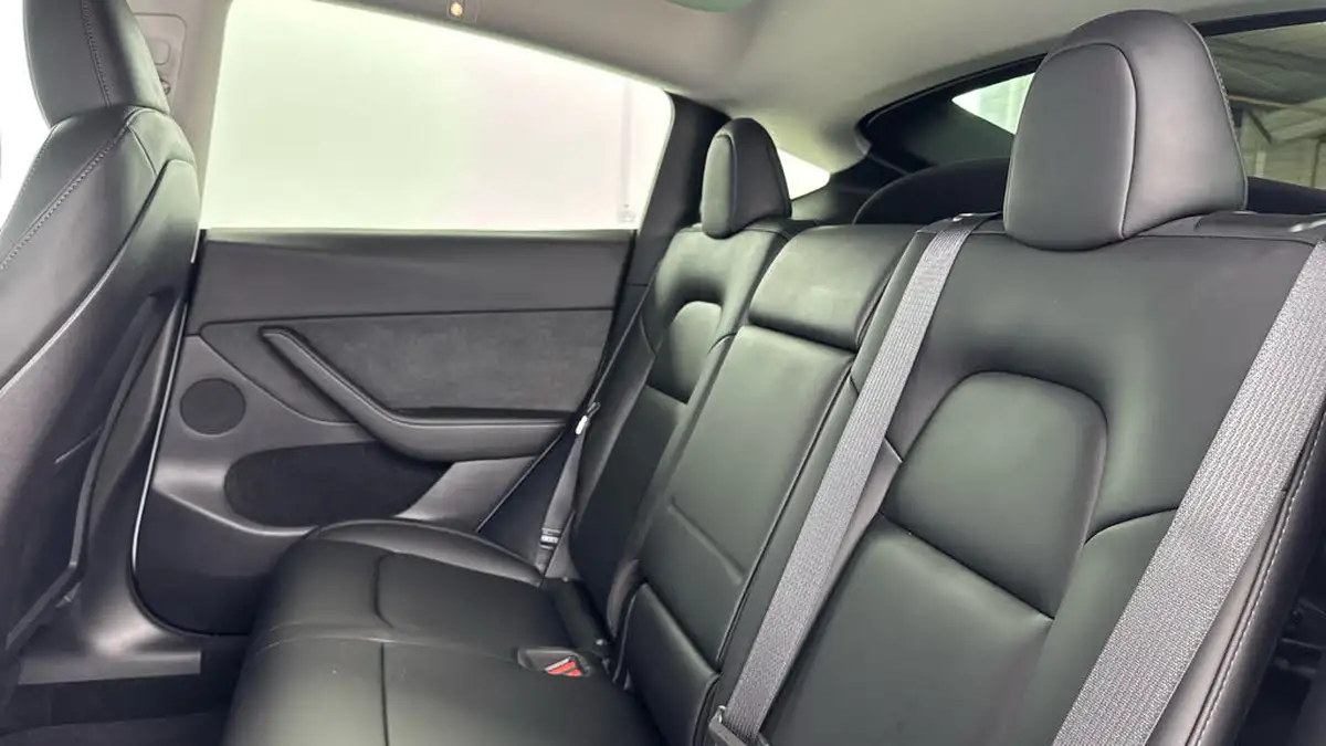 2023-tesla-model-y-e-rwd-big-13