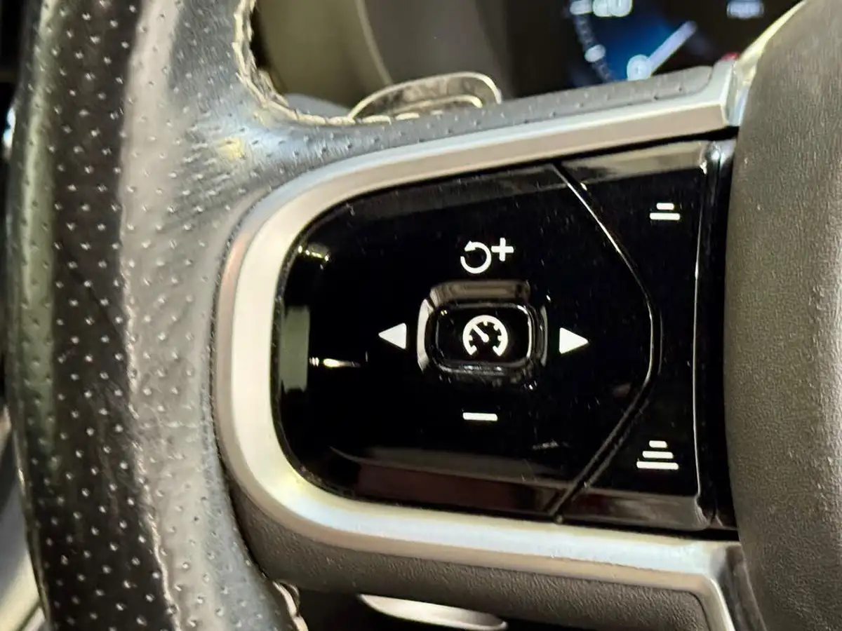 2018-volvo-xc60-20td-d5-r-design-powerpulse-4x4-big-21