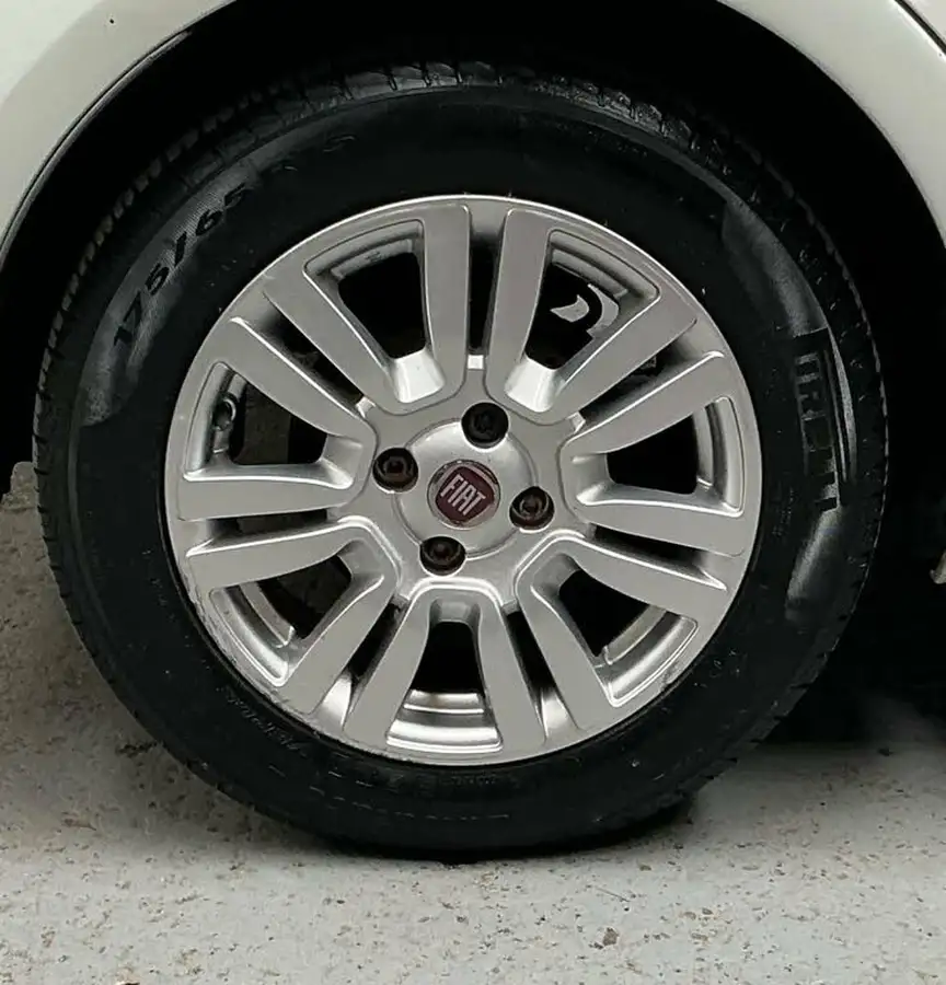 2013-fiat-punto-12-easy-no-ss-5d-big-33