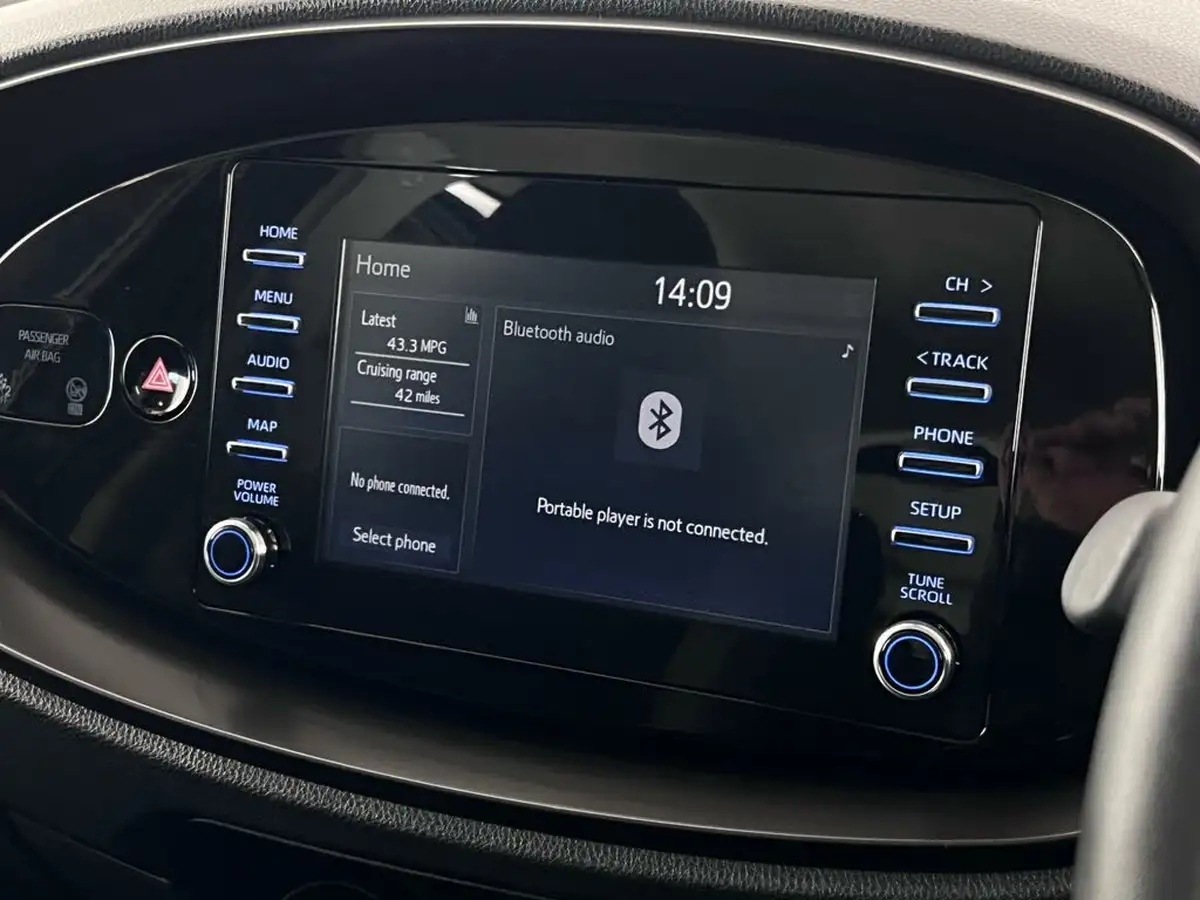 2023-toyota-aygo-x-10-vvt-i-pure-cvt-big-26