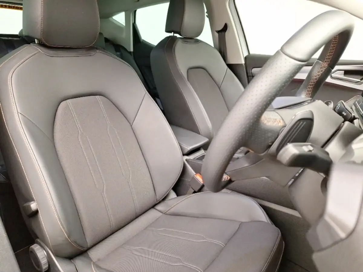 2024-dacia-sandero-stepway-10-tce-extreme-90bhp-big-11