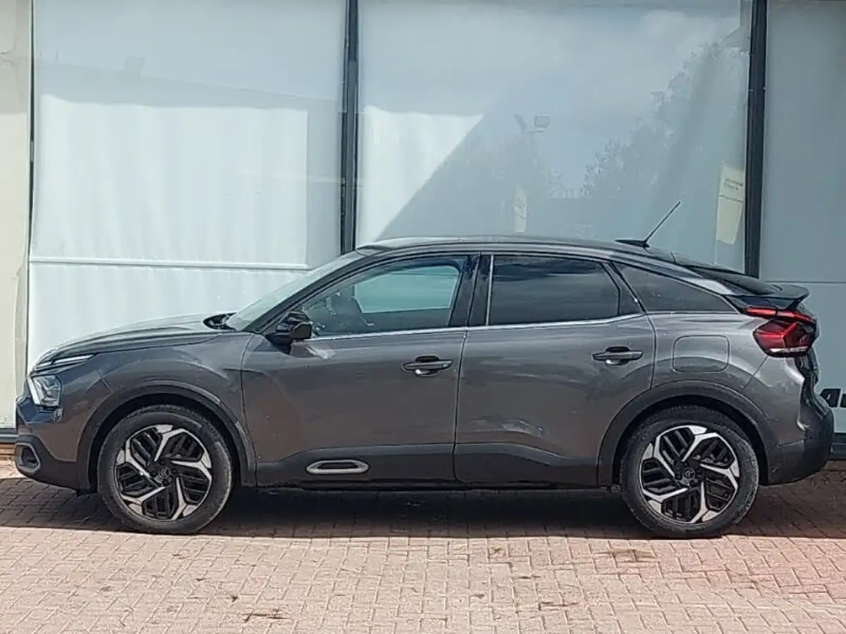 2022-citroen-c4-12-puretech-shine-130ps-big-3