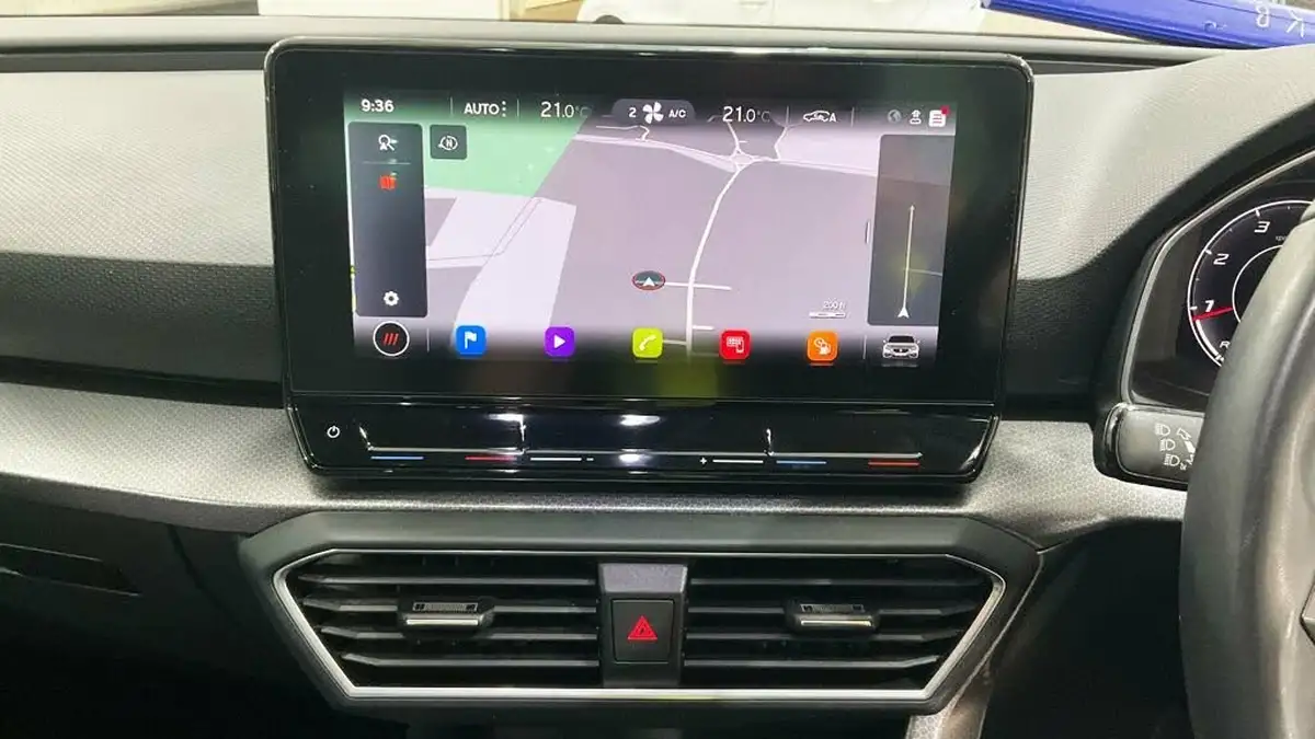 2022-seat-leon-big-6