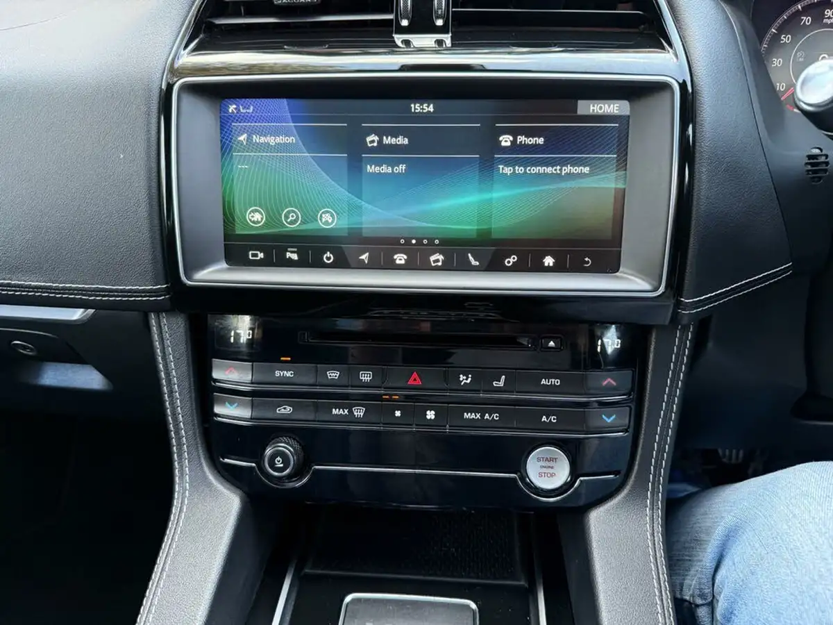 2020-jaguar-f-pace-20-i4d-chequered-flag-180ps-big-32