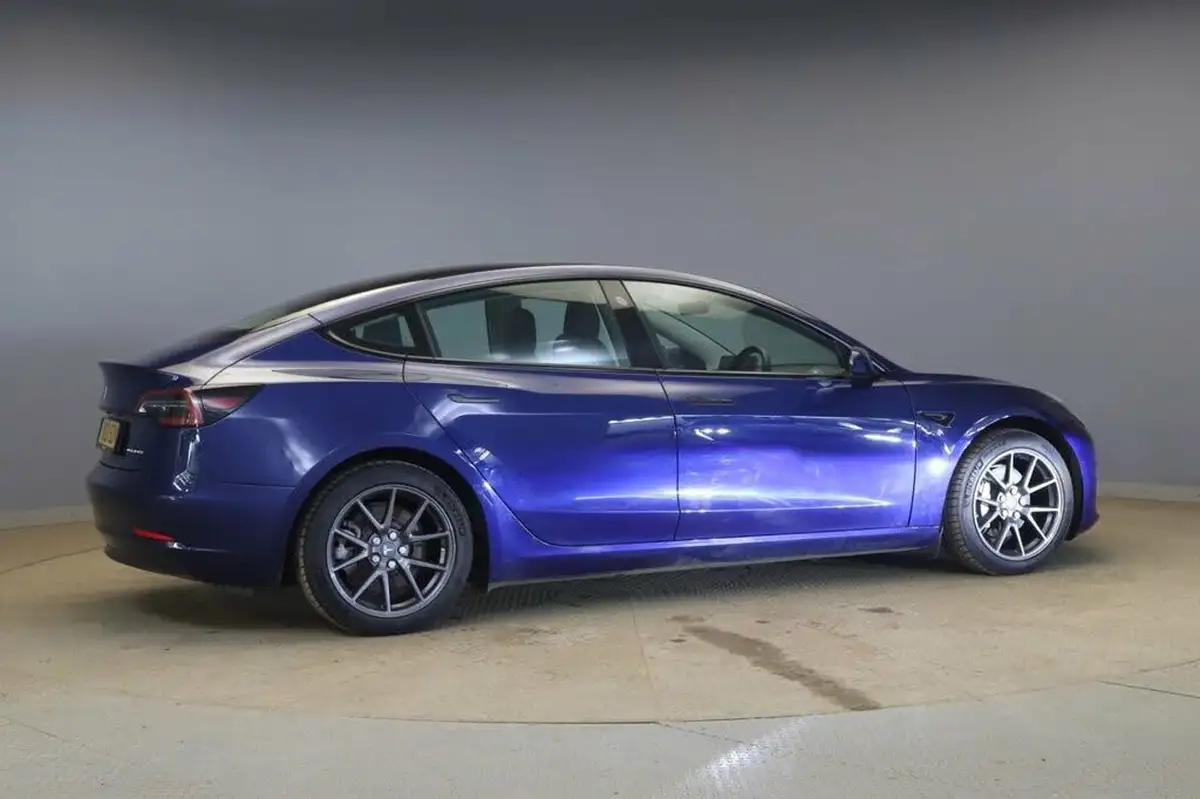 2021-tesla-model-3-e-long-range-4x4-big-1