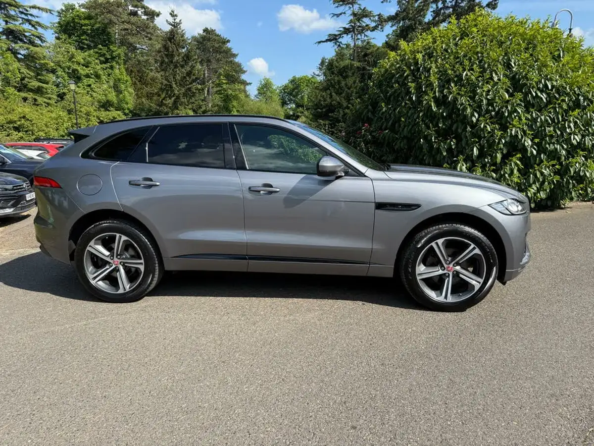 2020-jaguar-f-pace-20-i4d-chequered-flag-180ps-big-8