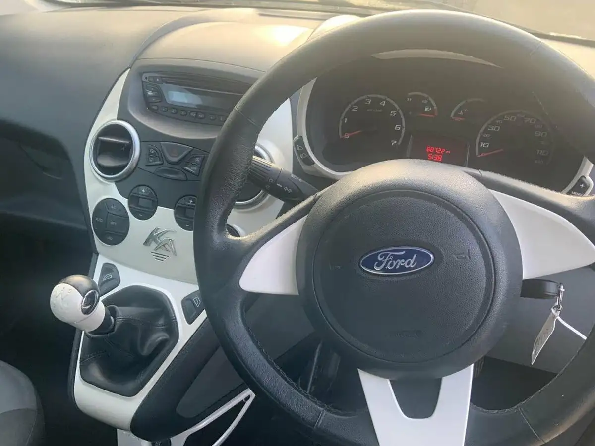 2012-ford-ka-12-titanium-69ps-big-33