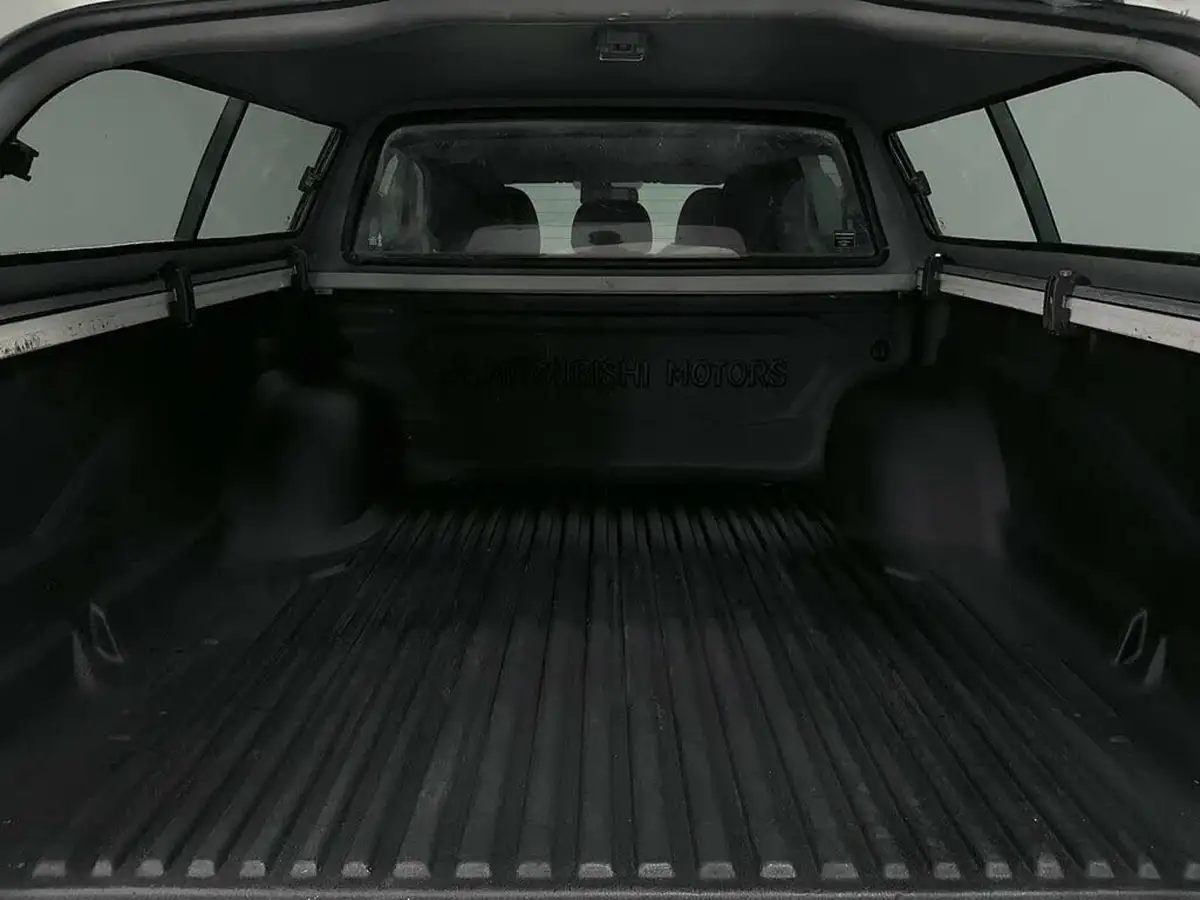 2018-mitsubishi-l200-24di-d-warrior-eu6-big-32