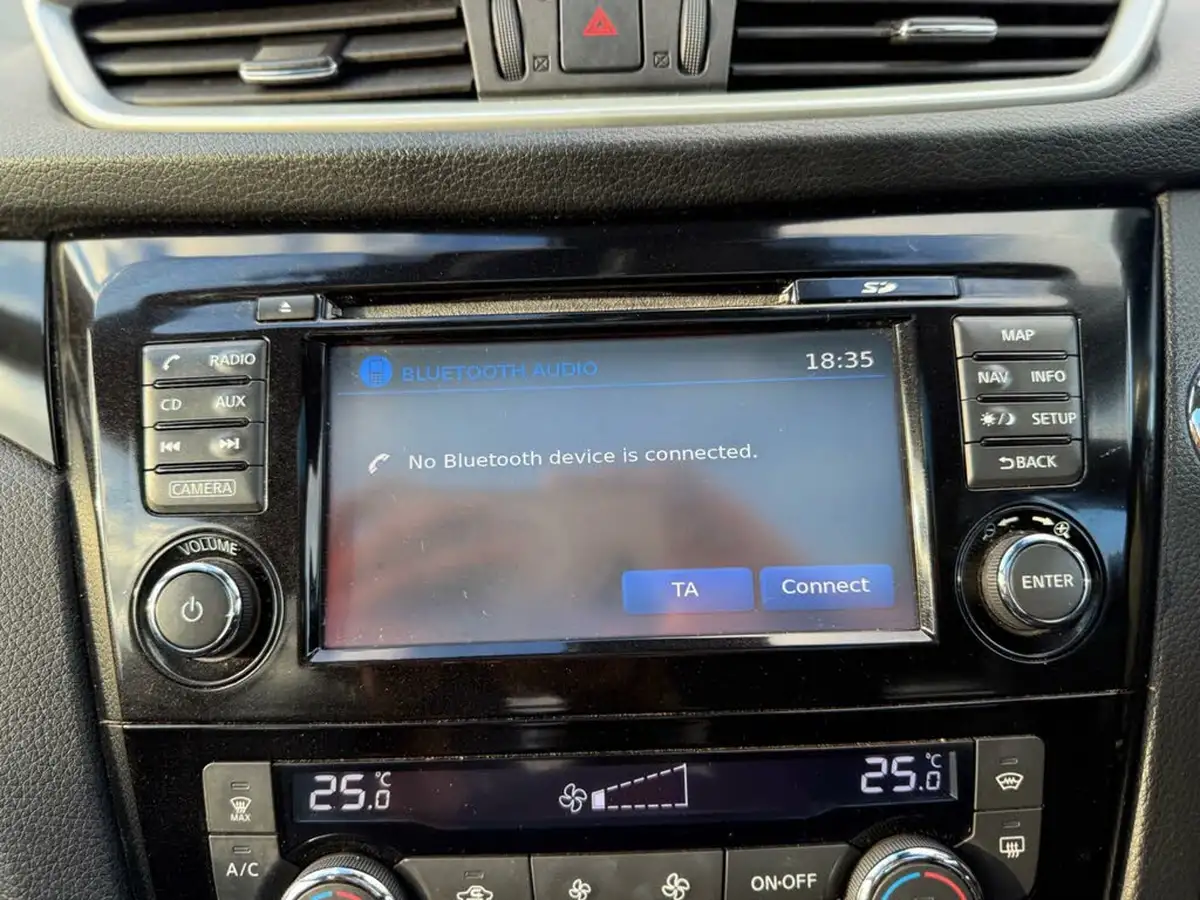 2015-nissan-qashqai-16dci-tekna-xtronic-cvt-big-64