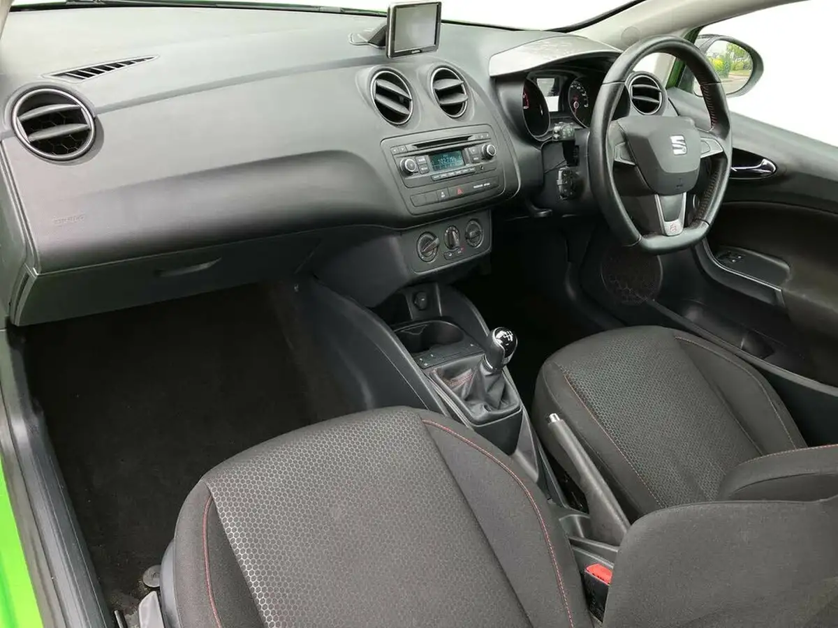 2014-seat-ibiza-12-fr-105ps-sportcoupe-3d-big-6