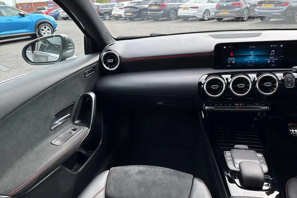 2021-mercedes-benz-a-class-13-a180-amg-line-executive-hatchback-5d-7g-dct-big-19