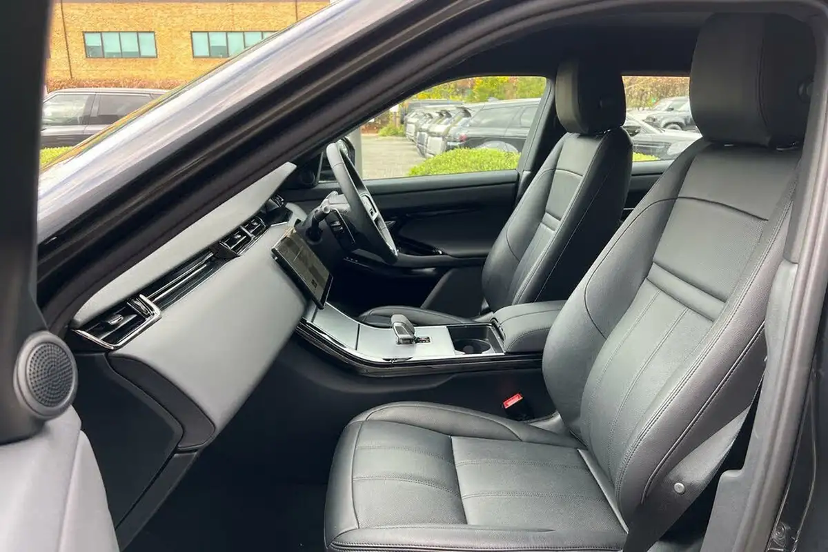 2024-land-rover-range-rover-evoque-15-p300e-s-big-38
