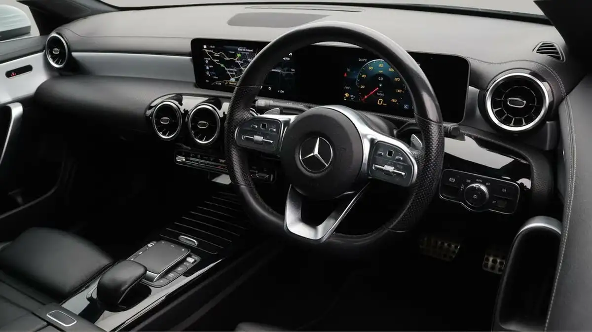2020-mercedes-benz-cla-13-cla-200-amg-line-coupe-4d-7g-dct-big-9