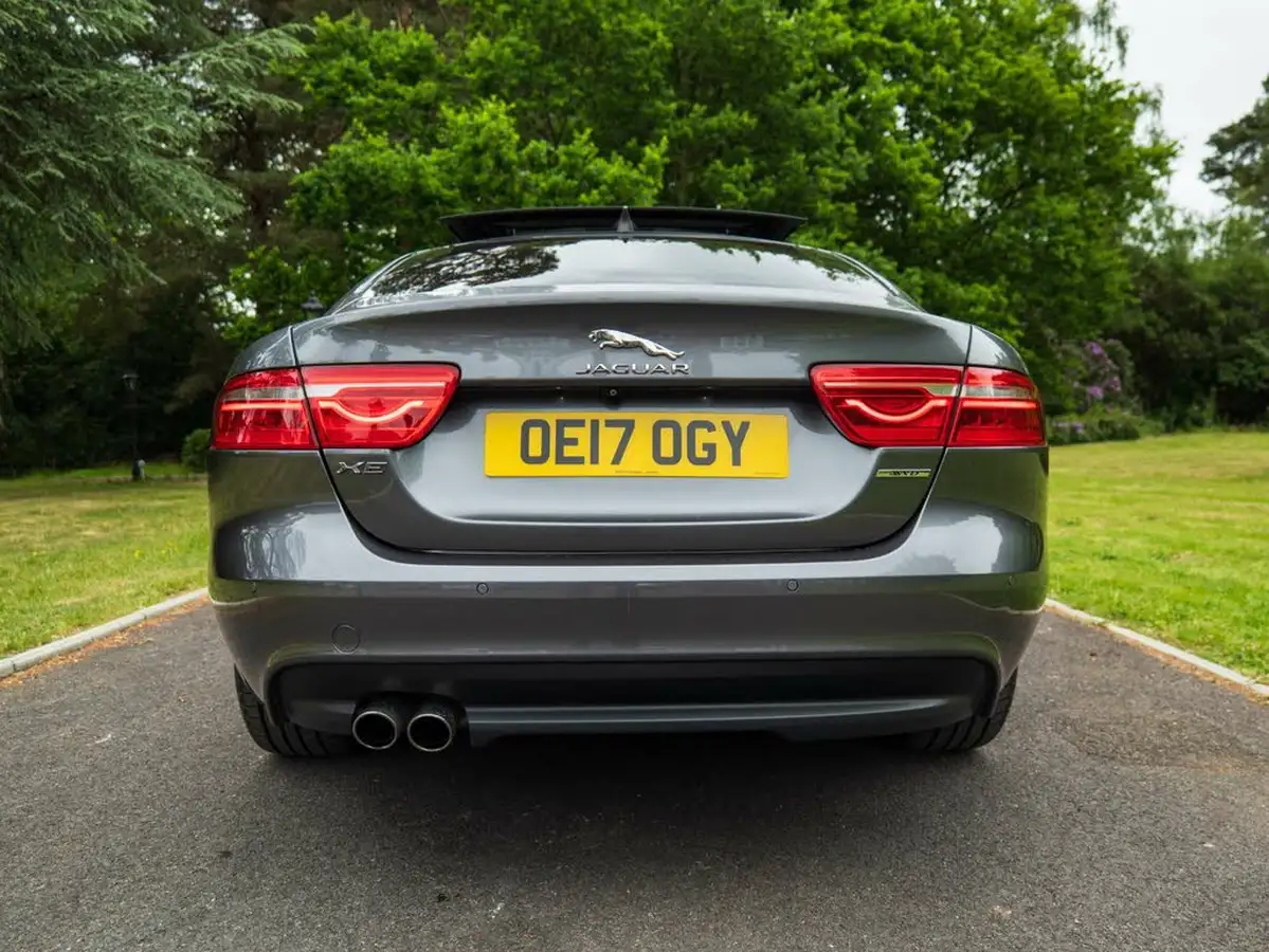 2017-jaguar-xe-20d-portfolio-180ps-awd-ss-1999cc-auto-big-28