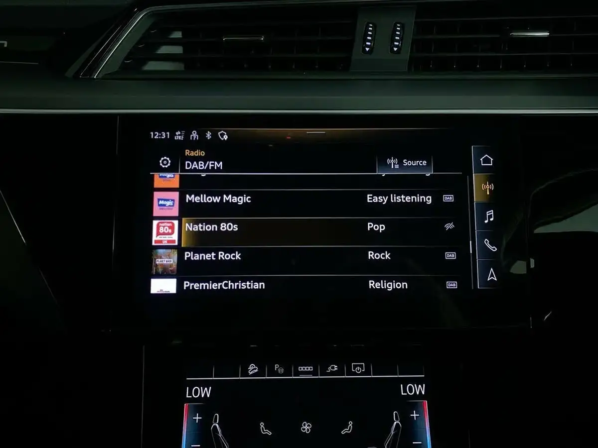 2022-audi-e-tron-55e-technik-station-wagon-big-29