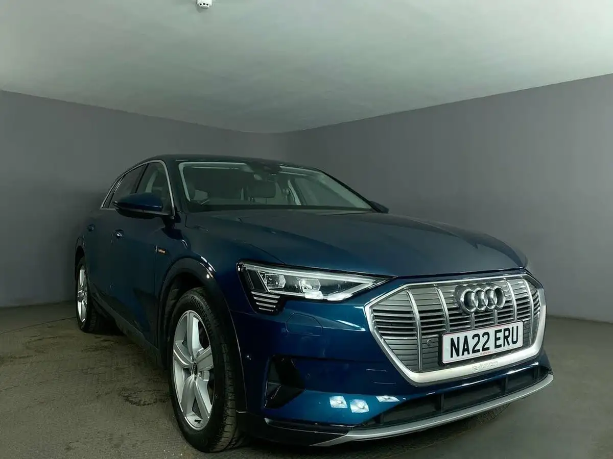 2022-audi-e-tron-55e-technik-station-wagon-big-1