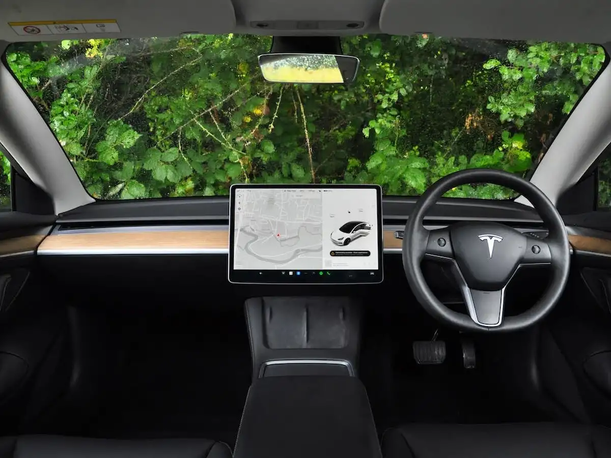 2021-tesla-model-3-e-standard-plus-big-15
