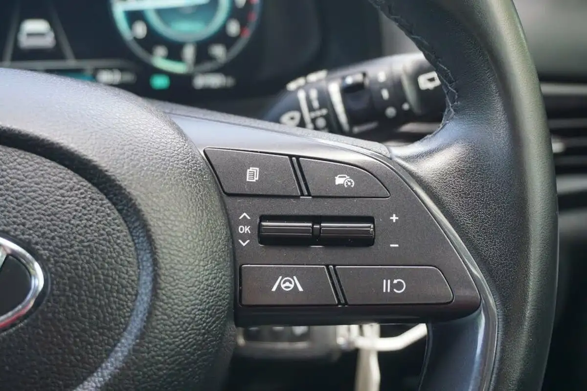 2022-hyundai-bayon-10-t-gdi-se-connect-dct-big-25