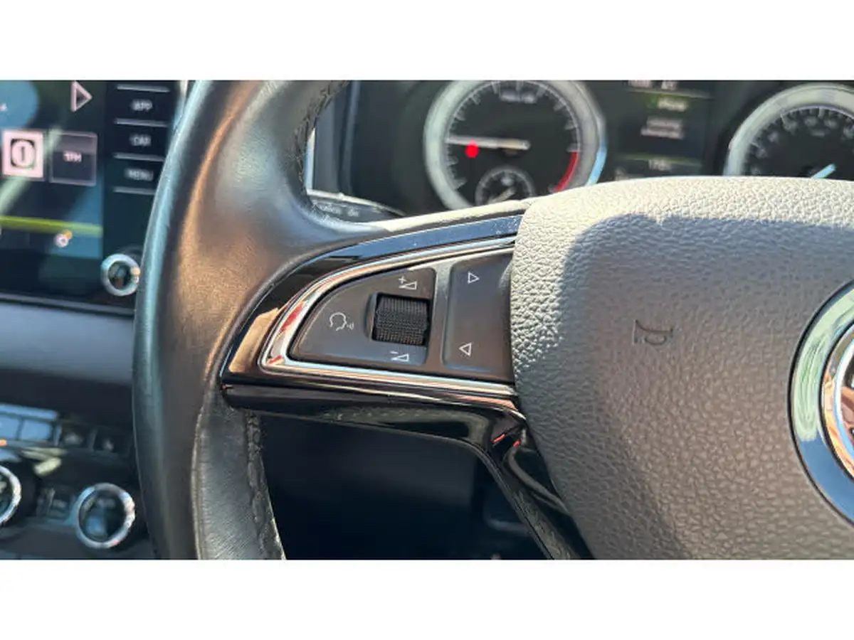 2019-skoda-karoq-20tdi-scout-150ps-big-16