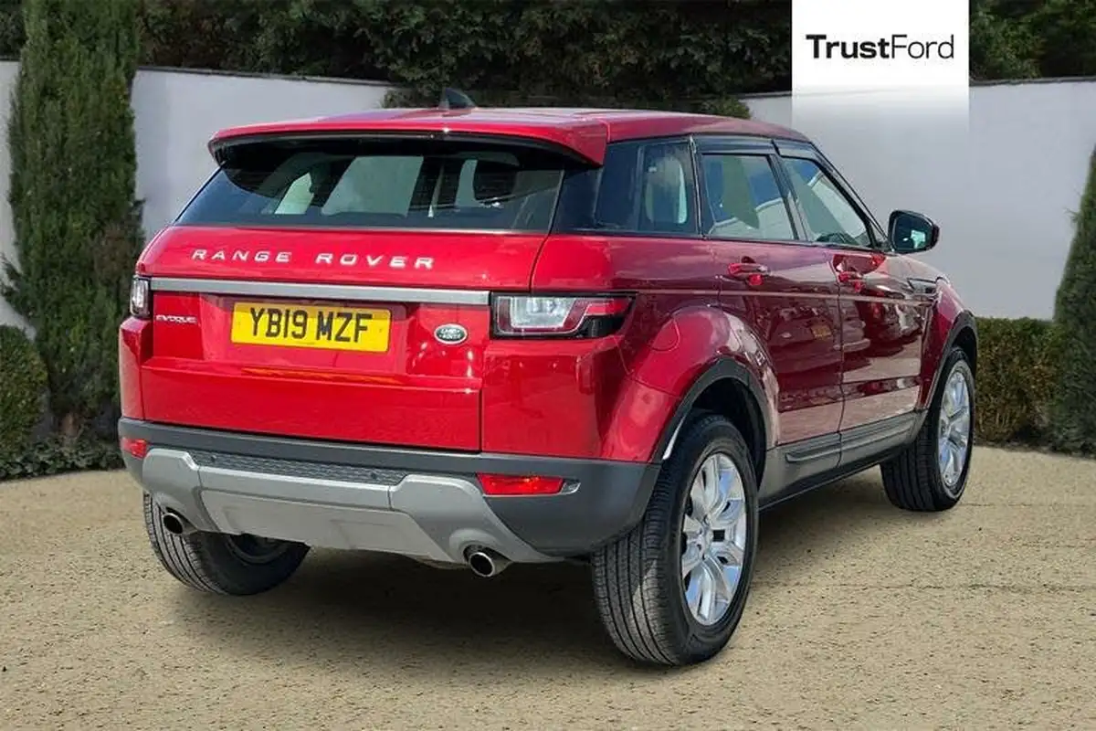 2019-land-rover-range-rover-evoque-20ed4-se-big-3