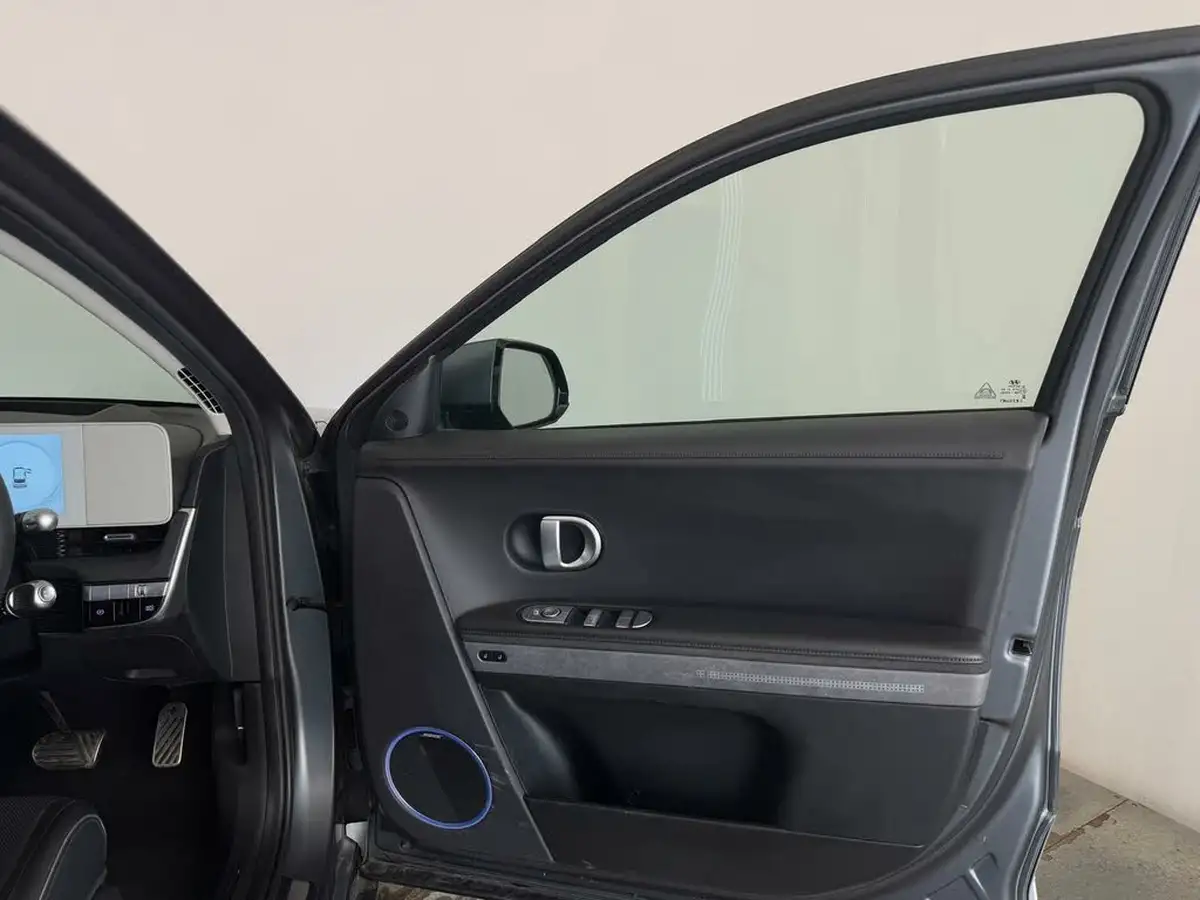 2021-hyundai-ioniq-5-e-ultimate-217ps-73kwh-rwd-big-18
