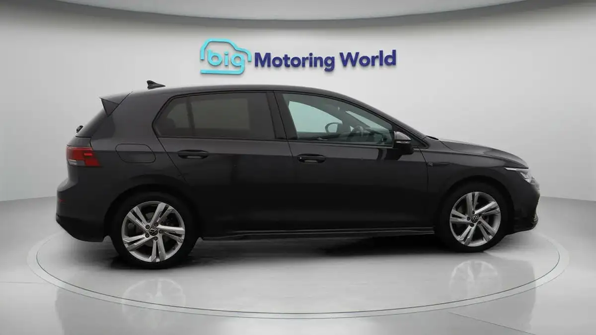 2022-volkswagen-golf-15-etsi-r-line-150ps-hatchback-big-8