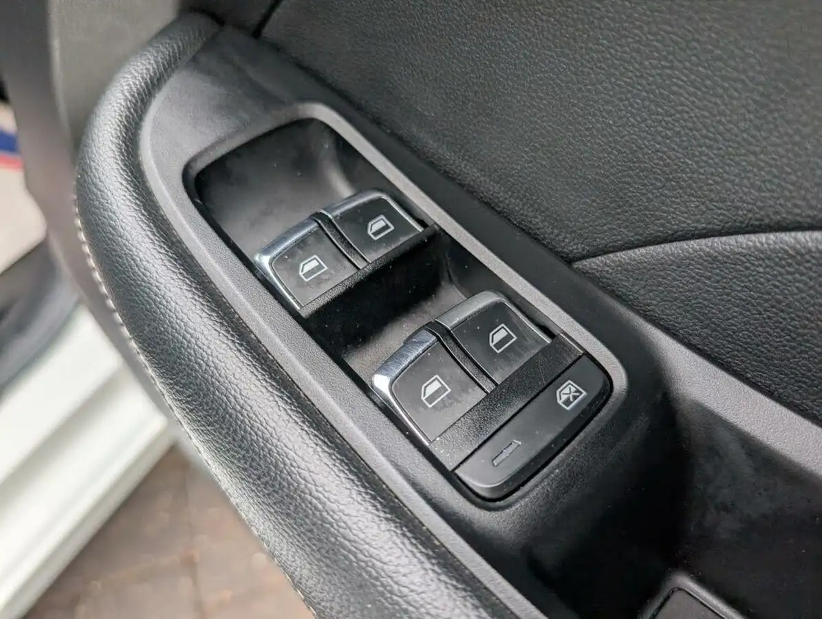 2021-mg-mg5-e-exclusive-ev-big-33