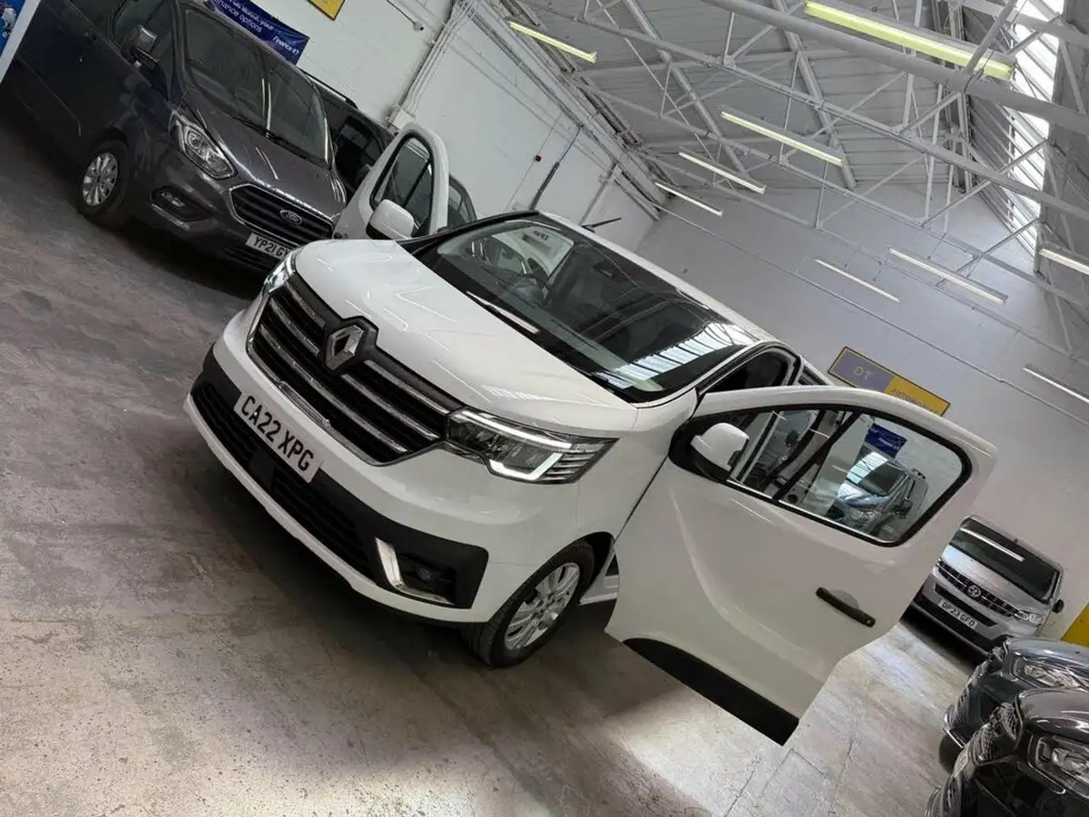 2022-renault-trafic-20dci-sl28-130-sport-big-67