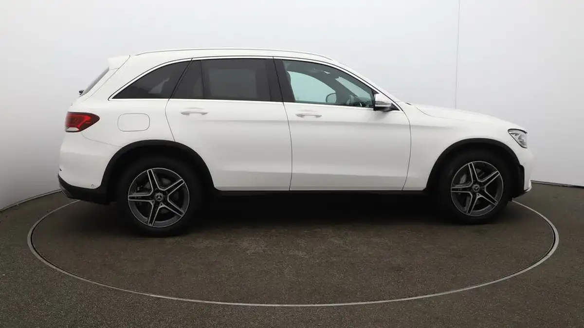 2019-mercedes-benz-glc-class-20d-glc220d-amg-line-station-wagon-5d-4matic-plus-big-47