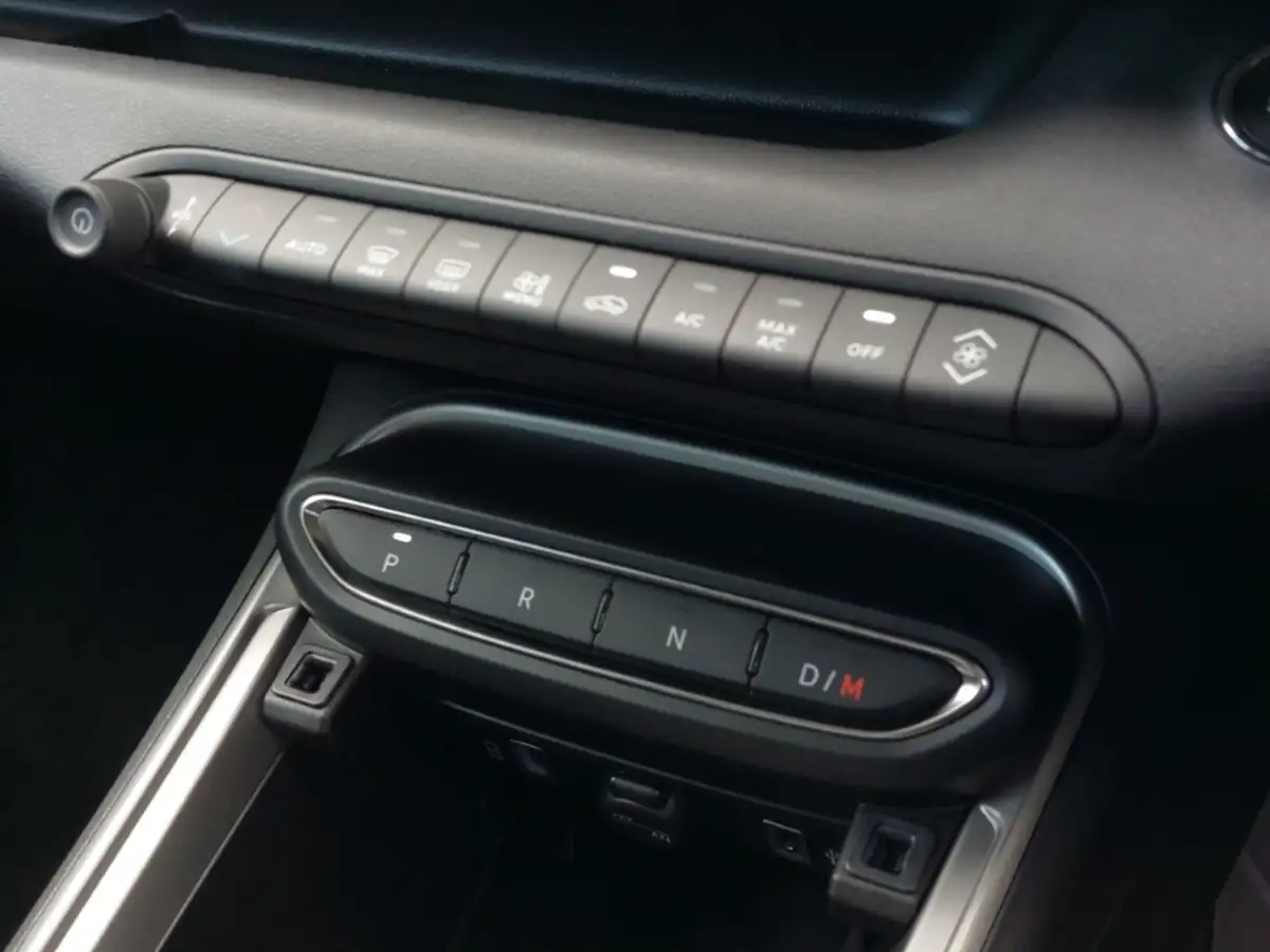 2025-jeep-avenger-12-gse-summit-big-13