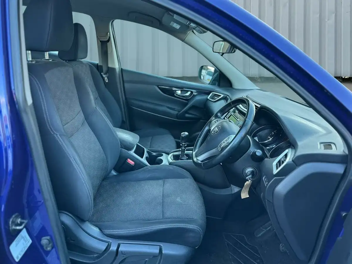 2014-nissan-qashqai-12-acenta-big-34