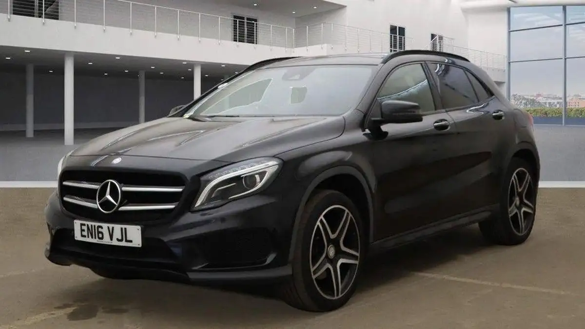 2016-mercedes-benz-gla-class-21d-gla-220d-amg-line-premium-plusss-7g-dct-big-2