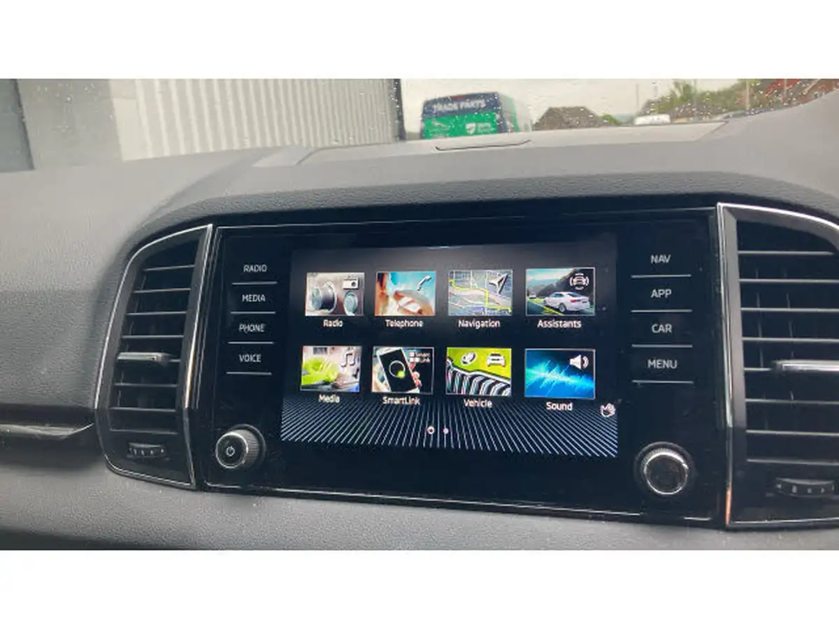 2022-skoda-karoq-15-tsi-se-l-big-25