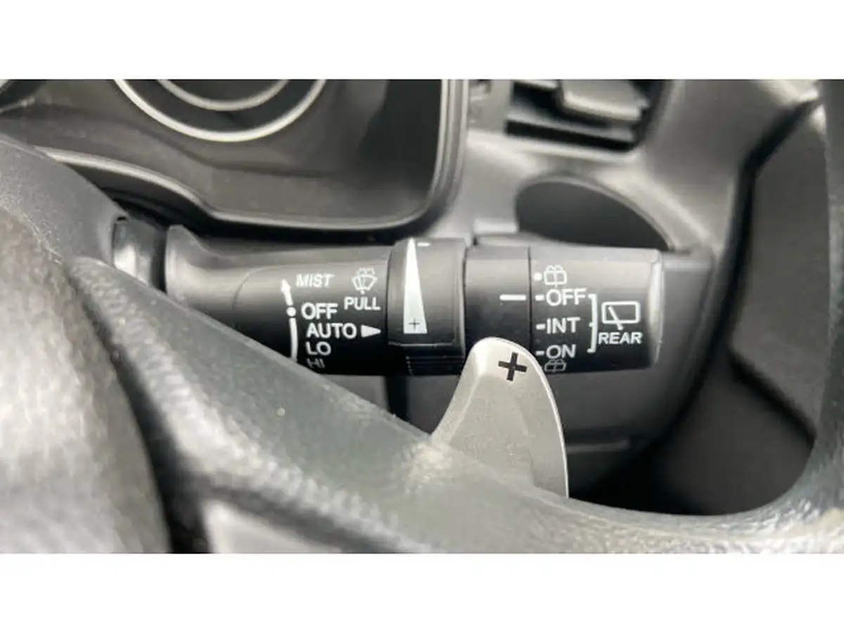 2018-honda-jazz-13-i-vtec-se-cvt-big-27