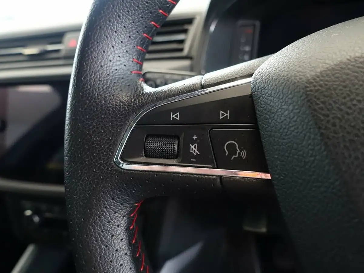 2019-seat-arona-10-tsi-fr-sport-ss-big-18