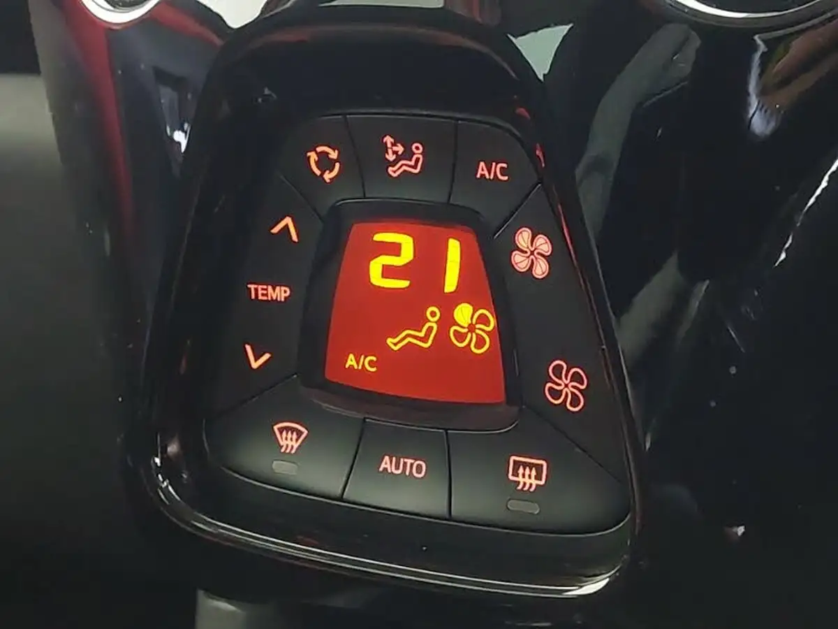 2019-peugeot-108-10-collection-ss-hatchback-big-13