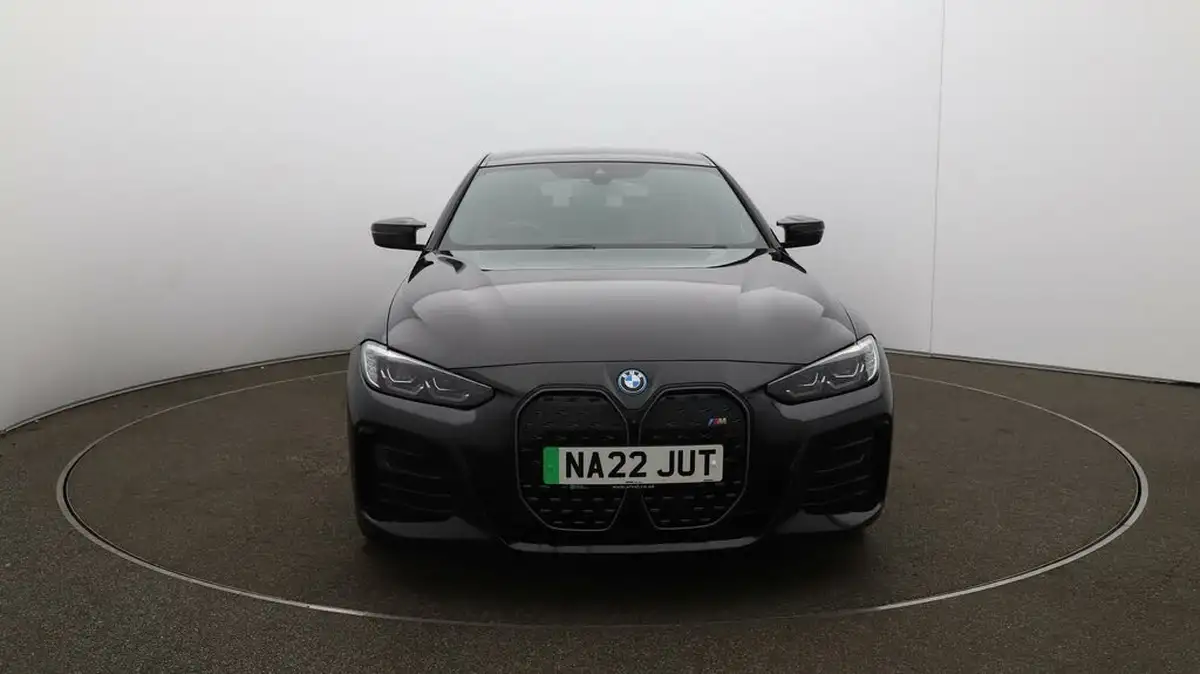 2022-bmw-i4-e-m50-big-40