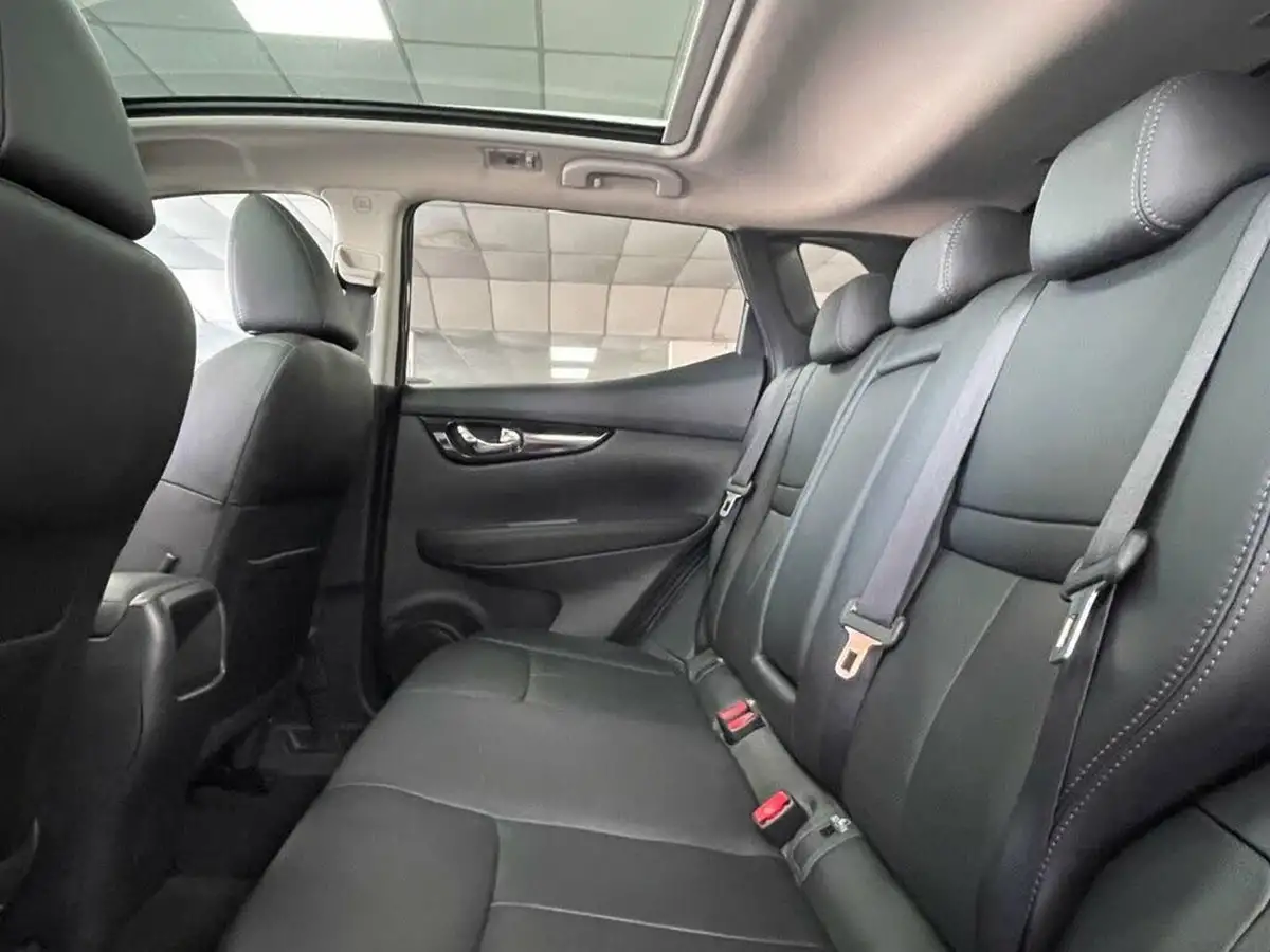 2015-nissan-qashqai-15dci-tekna-big-28