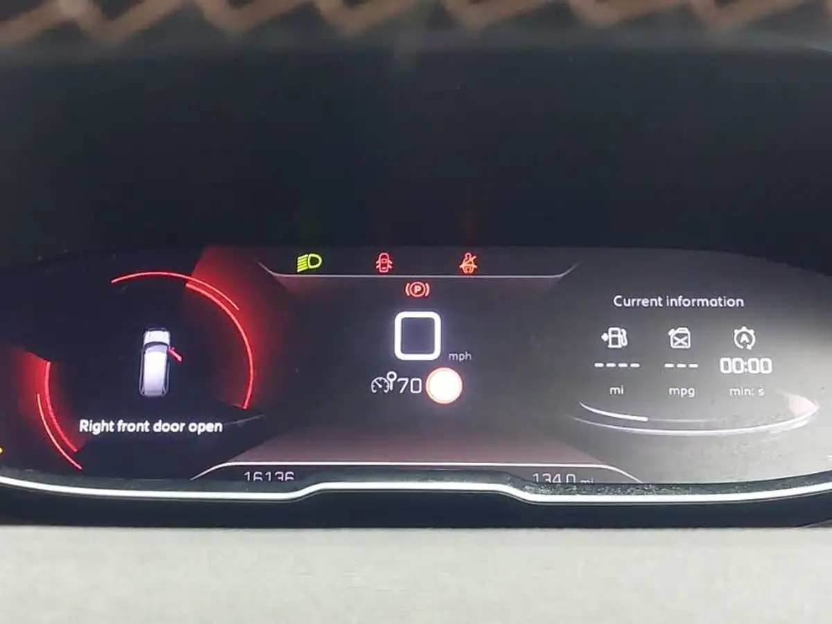 2022-peugeot-5008-suv-12-puretech-gt-big-17