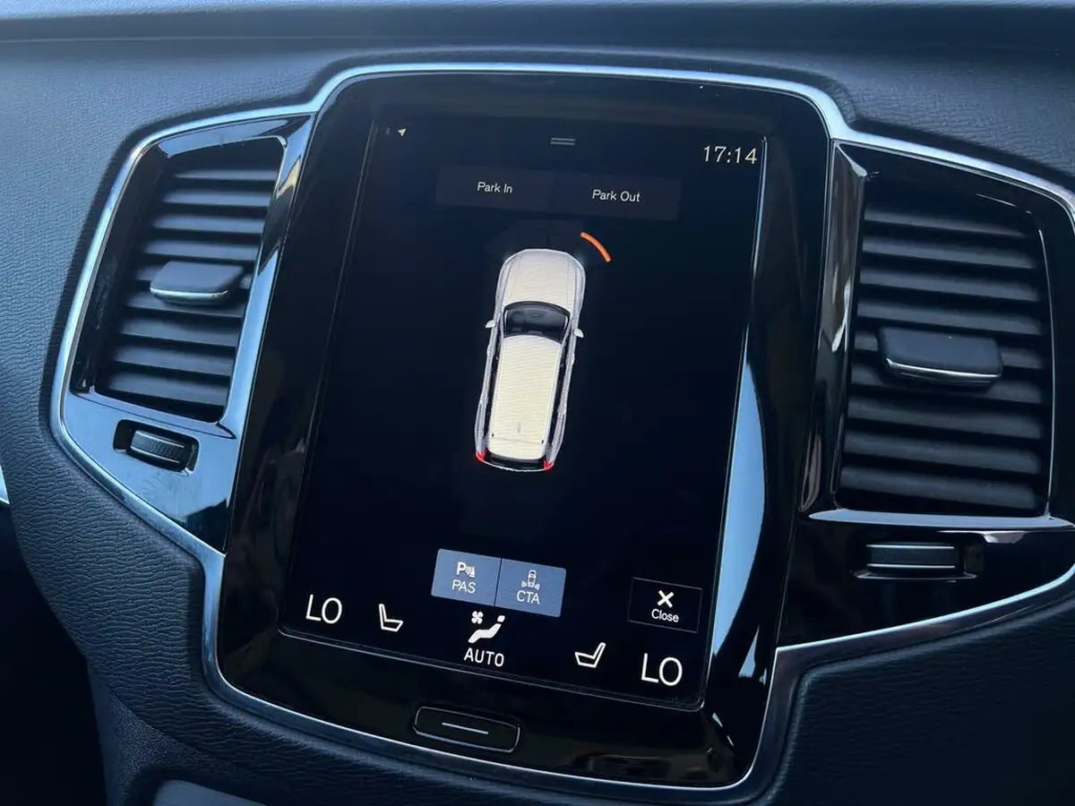 2017-volvo-xc90-20-t8-momentum-momentum-hybrid-auto-big-51