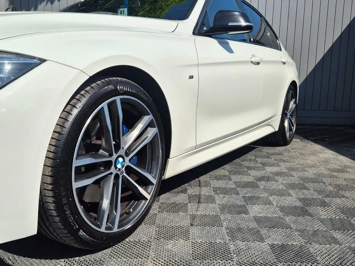 2018-bmw-3-series-20-320i-m-sport-shadow-edition-saloon-4d-auto-big-9